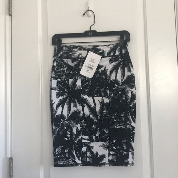 Fabletics palm tree print skirt - Picture 3 of 8